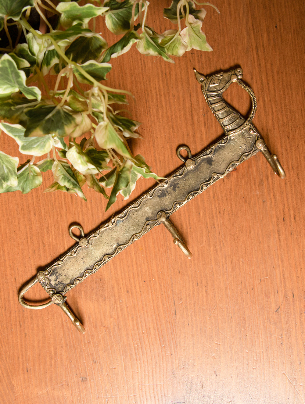 Dhokra Craft Wall Hanger - Horse (Large;  3 Hooks)